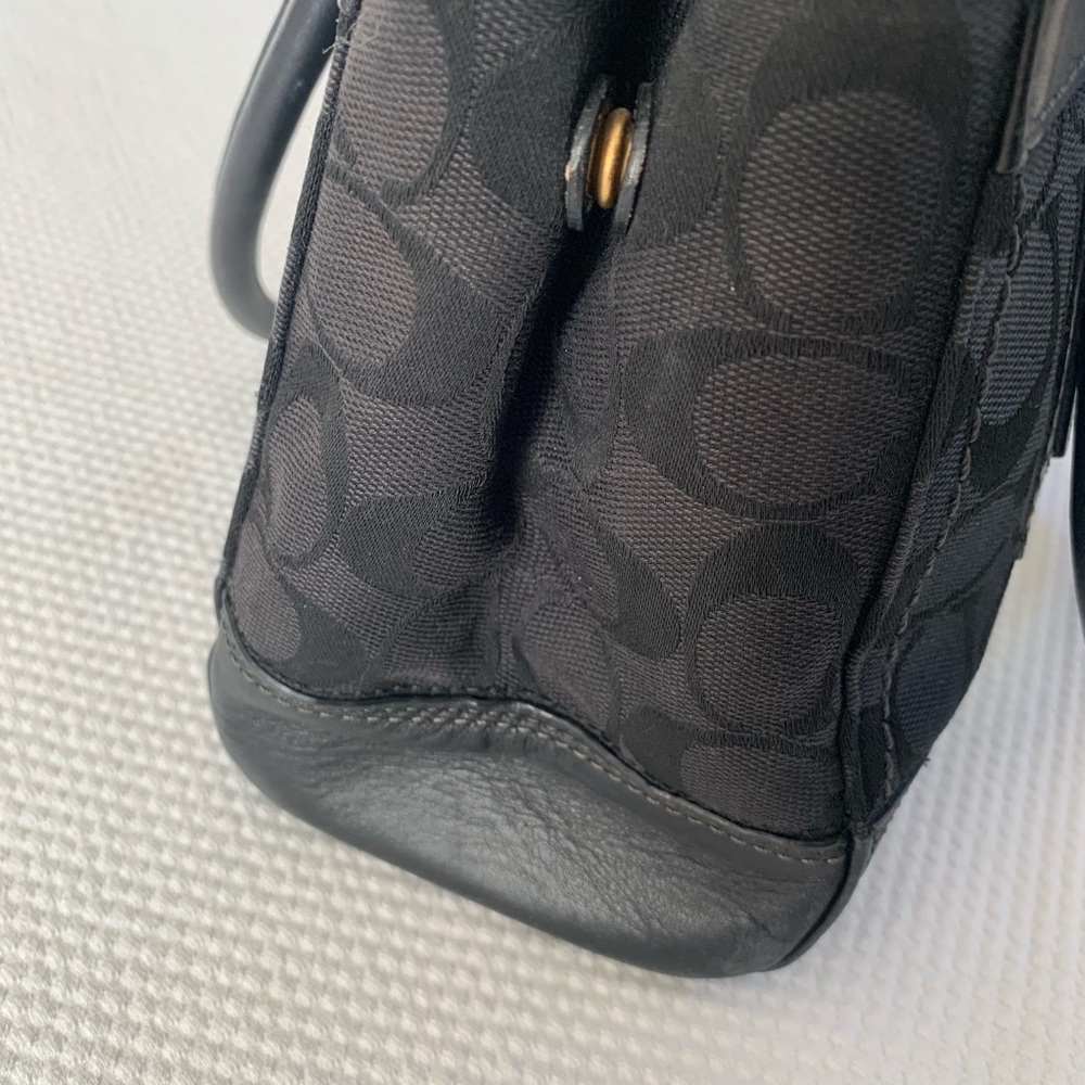 Coach ✨Signature✨ Purse - Picture 5 of 8